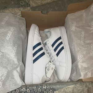 Adidas Grand Court Sneakers